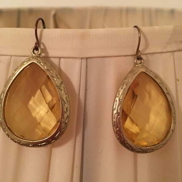 EARRINGS. - Picture 2 of 2